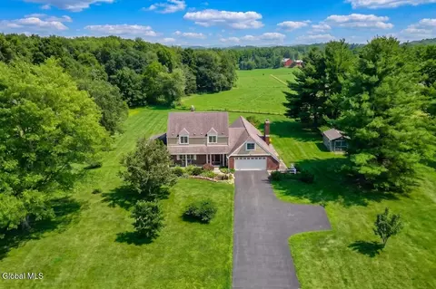 74 Hawthorne Dr, Valatie, NY 12184