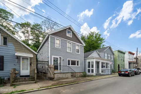 25 Lancaster St, Cohoes, NY 12047