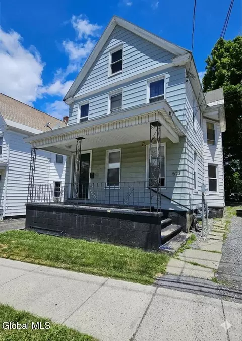 Exterior - 623 Nott St, Schenectady, NY 12308 photo 1 of 1