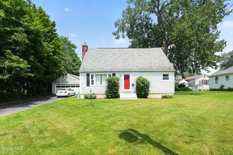 16 Pennsylvania Ave, Rensselaer, NY 12144