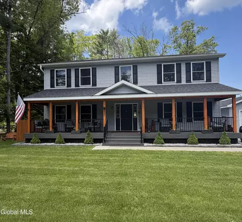 60 Philips St, Lake George, NY 12845