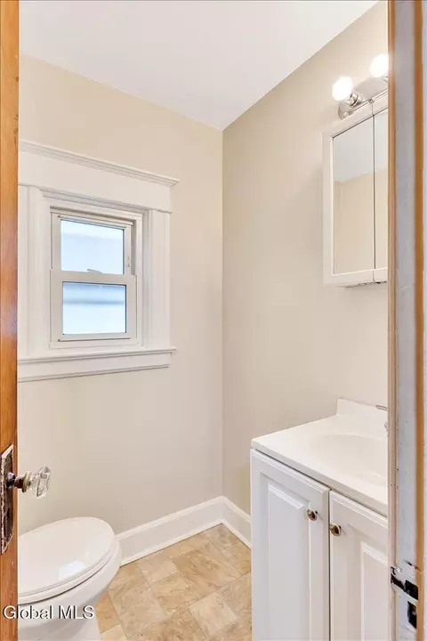 Bath - 37 Chiswell St, Schenectady, NY 12304 photo 1 of 1