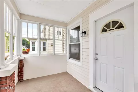 Exterior - 37 Chiswell St, Schenectady, NY 12304 photo 6 of 6