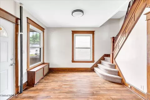 Entry Way - 37 Chiswell St, Schenectady, NY 12304 photo 2 of 4