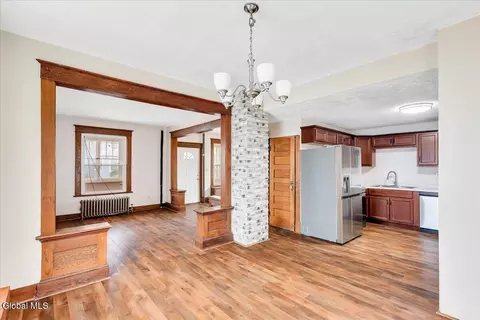 Living - 37 Chiswell St, Schenectady, NY 12304 photo 4 of 5