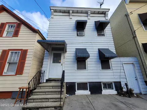 559 1st St, Albany, NY 12206