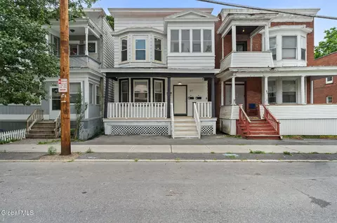 31 Bertha St, Albany, NY 12209