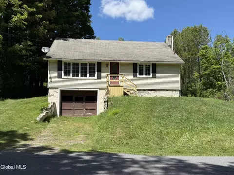 296 W State St Ext, Gloversville, NY 12078