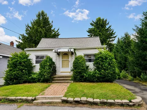 5 Consaul Rd, Albany, NY 12205
