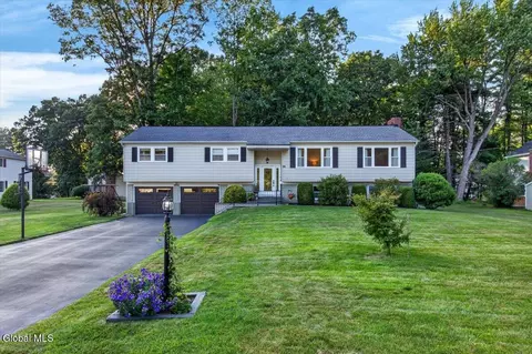 1 Cortes Ct, Clifton Park, NY 12065