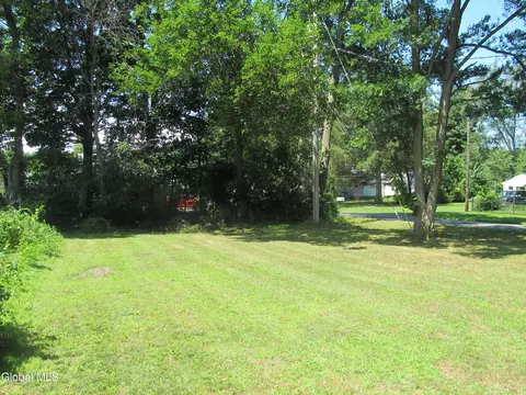 Exterior - 18 Valleyview Ave, Schenectady, NY 12306 photo 5 of 5