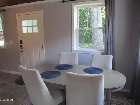 Dining - 18 Valleyview Ave, Schenectady, NY 12306 photo 1 of 2