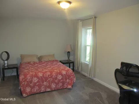 Bedroom - 18 Valleyview Ave, Schenectady, NY 12306 photo 1 of 4