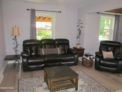 Living - 18 Valleyview Ave, Schenectady, NY 12306 photo 1 of 2