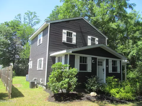 Exterior - 18 Valleyview Ave, Schenectady, NY 12306 photo 2 of 5
