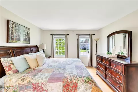 Bedroom - 11 Brinker Cir, Glenmont, NY 12077 photo 3 of 7