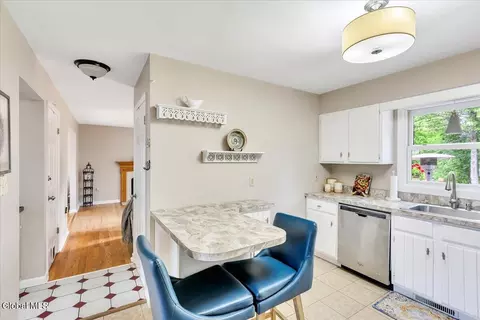 Kitchen - 11 Brinker Cir, Glenmont, NY 12077 photo 5 of 5