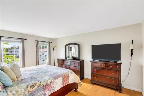 Bedroom - 11 Brinker Cir, Glenmont, NY 12077 photo 1 of 7