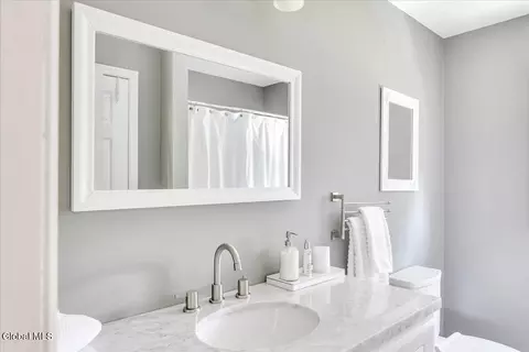 Bath - 11 Brinker Cir, Glenmont, NY 12077 photo 6 of 6