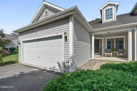 74 Rockrose Dr, East Greenbush, NY 12061