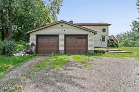 5 Seaforth St, Troy, NY 12180