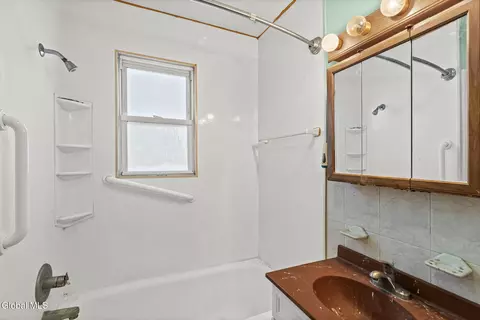 Bath - 418 Charles St, Scotia, NY 12302 photo 2 of 2