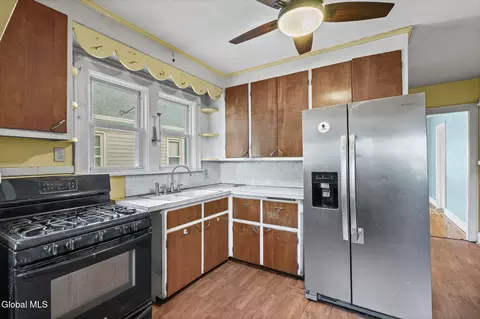 Kitchen - 418 Charles St, Scotia, NY 12302 photo 2 of 2