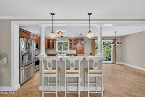 Kitchen - 901 Londonderry Ct, Schenectady, NY 12309 photo 2 of 8