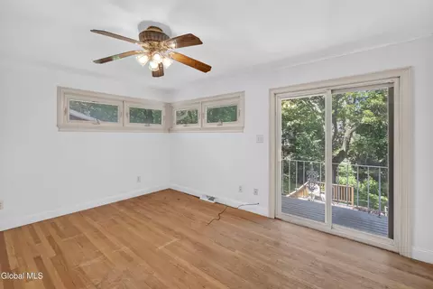 Bedroom - 901 Londonderry Ct, Schenectady, NY 12309 photo 2 of 7