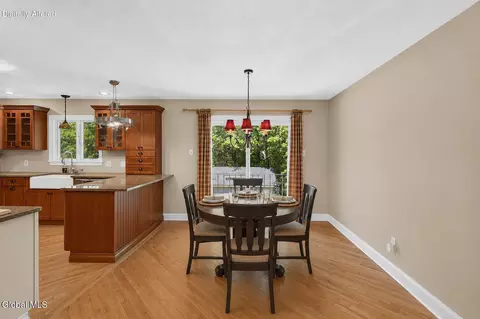 Dining - 901 Londonderry Ct, Schenectady, NY 12309 photo 1 of 3
