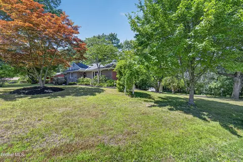 Exterior - 901 Londonderry Ct, Schenectady, NY 12309 photo 10 of 10