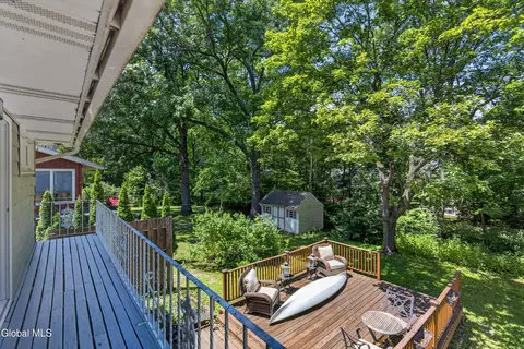 Exterior - 901 Londonderry Ct, Schenectady, NY 12309 photo 6 of 10