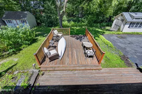Exterior - 901 Londonderry Ct, Schenectady, NY 12309 photo 7 of 10