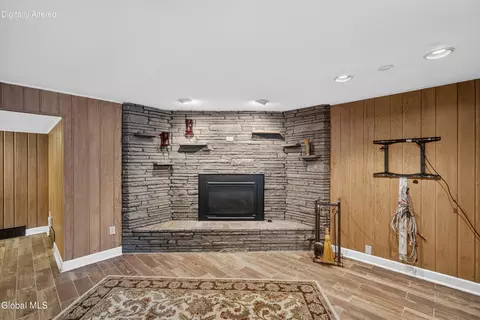 Living - 901 Londonderry Ct, Schenectady, NY 12309 photo 5 of 6