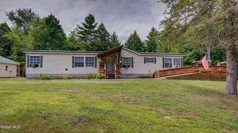 75 Military Rd, Edinburg, NY 12134