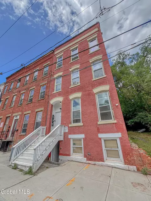 13 Delaware St, Albany, NY 12202