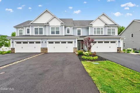 63 Hillard Ln, Latham, NY 12110