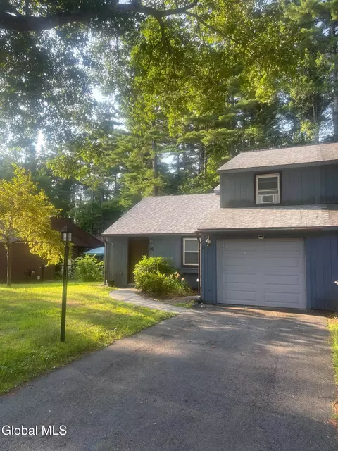 58 Snowberry Rd, Malta, NY 12020