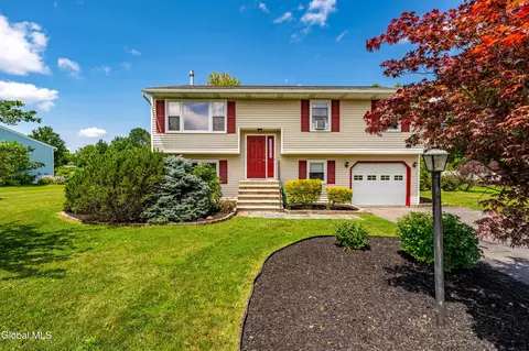 5 Suncrest Dr, Waterford, NY 12188