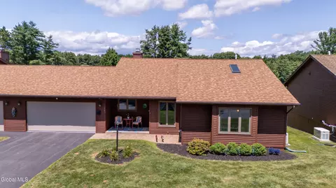 161 Country Club Ln, Fort Johnson, NY 12070