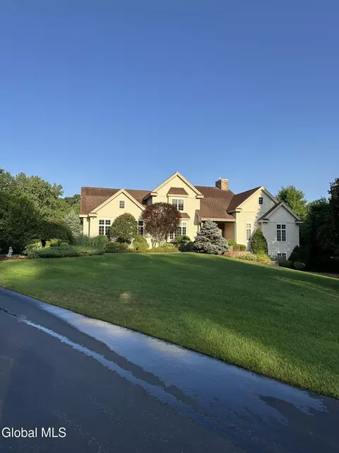 93 Tee Hill Rd, Queensbury, NY 12804