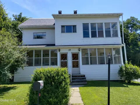 10 Jackson St, Hoosick Falls, NY 12090