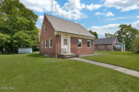 4 Russell Ave, Ravena, NY 12143
