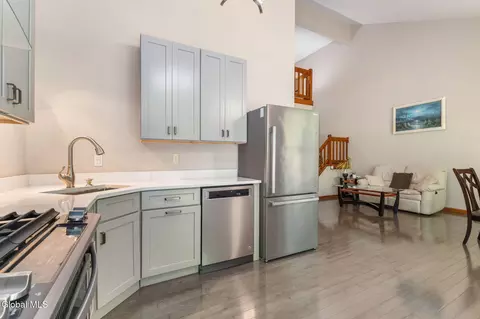 Kitchen - 214 Walnut Ln, Slingerlands, NY 12159 photo 5 of 5