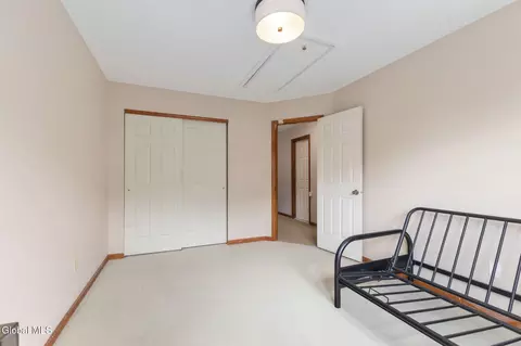 Bedroom - 214 Walnut Ln, Slingerlands, NY 12159 photo 3 of 3