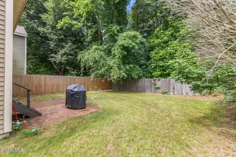 Exterior - 214 Walnut Ln, Slingerlands, NY 12159 photo 5 of 6