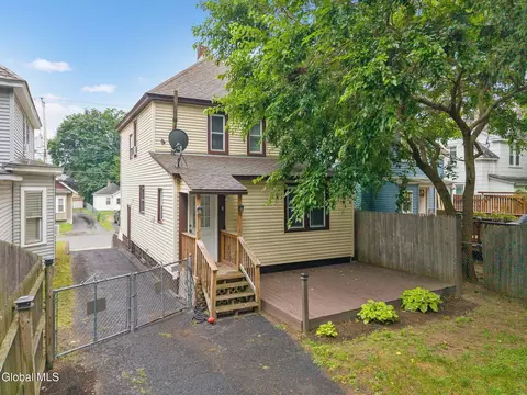 Exterior - 833 Harrison Ave, Schenectady, NY 12306 photo 9 of 13
