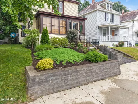 Exterior - 833 Harrison Ave, Schenectady, NY 12306 photo 4 of 13