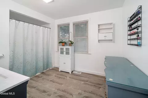 Bath - 833 Harrison Ave, Schenectady, NY 12306 photo 1 of 5