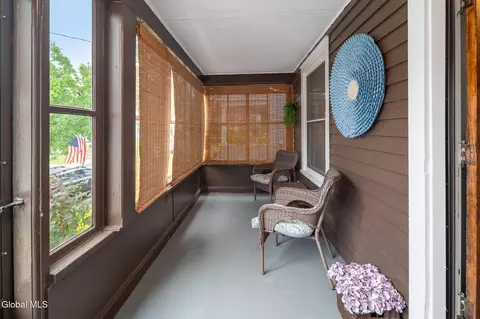 Exterior - 833 Harrison Ave, Schenectady, NY 12306 photo 6 of 13